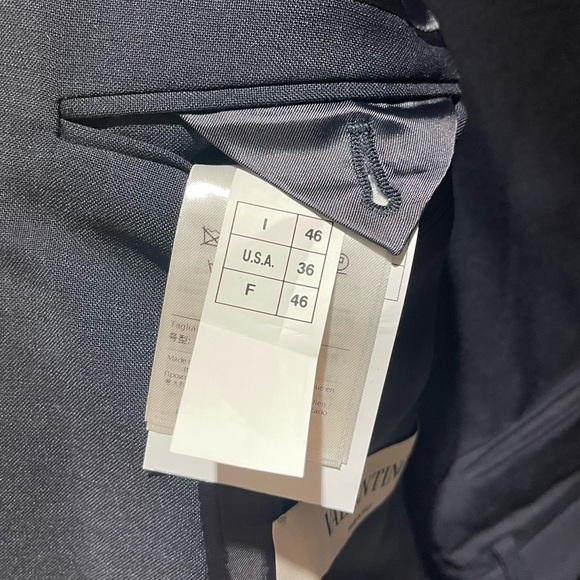 Valentino suit NAVY mint condition - Picture 4 of 12